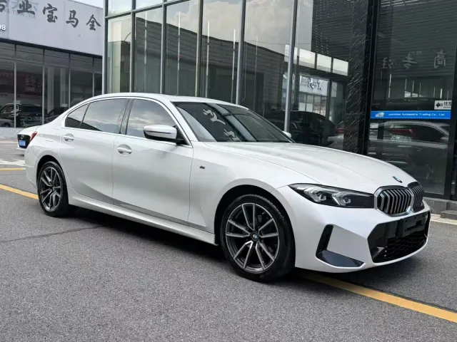 BMW 3 Series — Фото автомобиля 3