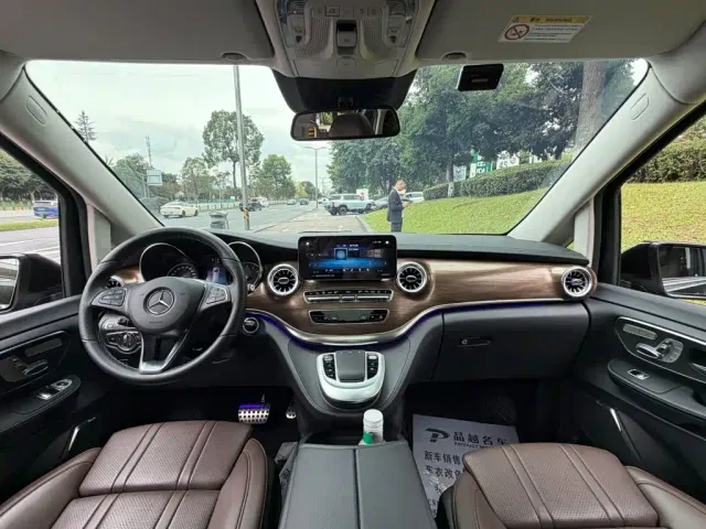 Mercedes-Benz V-Class — Фото автомобиля 13