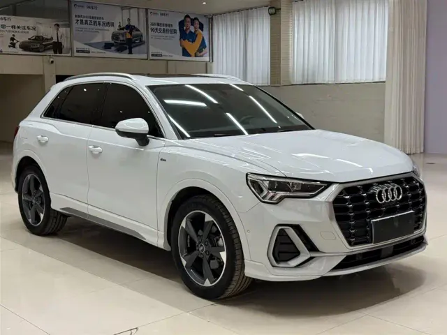 Audi Q3 — Фото автомобиля 3