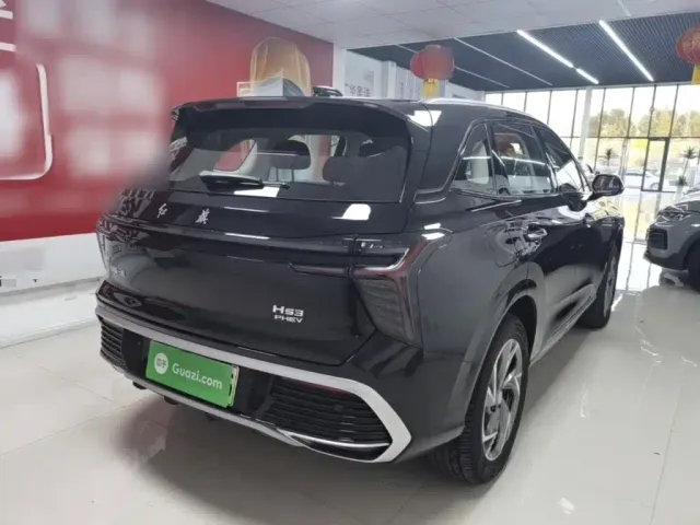 Hongqi HS3 PHEV — Фото автомобиля 6
