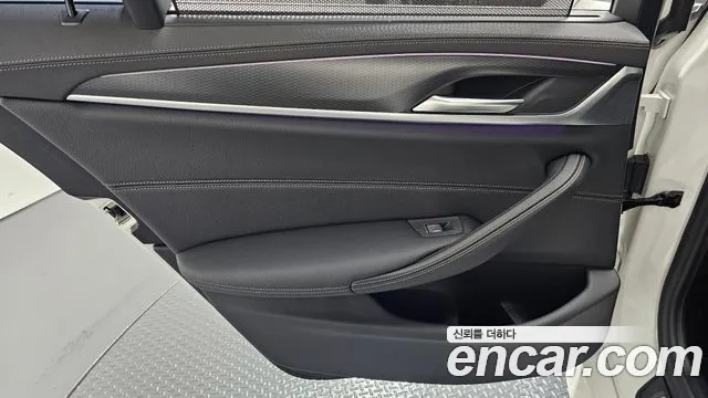 BMW 5 Series G30 — Фото автомобиля 25
