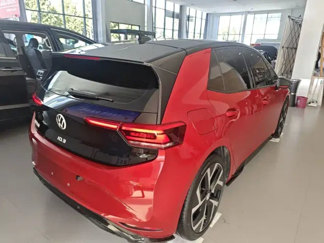 Volkswagen ID.3 — Фото автомобиля 6