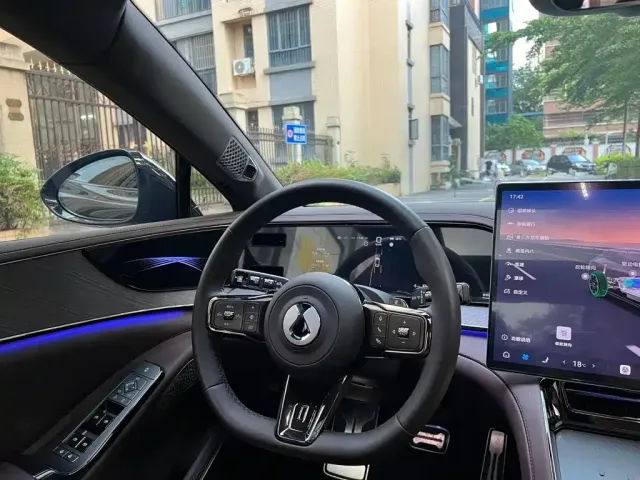 Denza Denza Z9GT 2024 Model 1100 AWD Pro Edition — Фото автомобиля 10