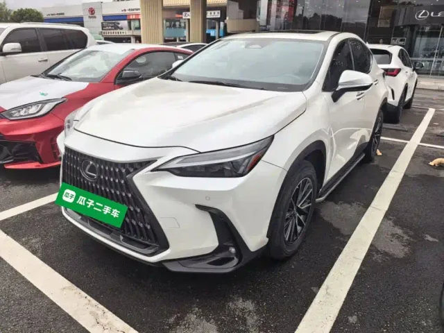 Фотография автомобиля — Lexus NX
