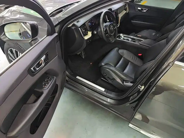 Volvo XC60 — Фото автомобиля 15