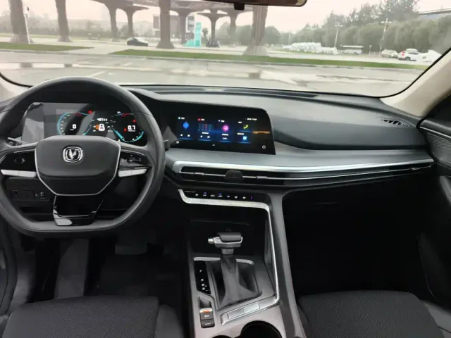 Changan CS35 Plus — Фото автомобиля 20