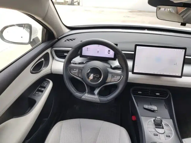 BYD Seal 05 DM-i — Фото автомобиля 10