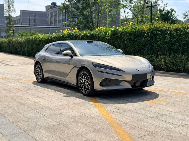 Denza Z9GT — Фото автомобиля 3