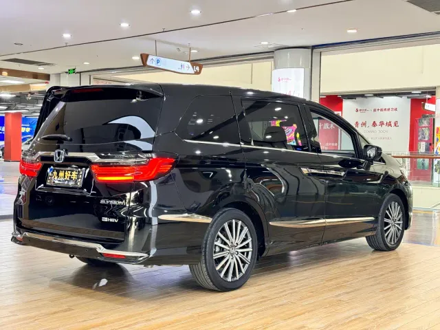 Honda Elysion — Фото автомобиля 9