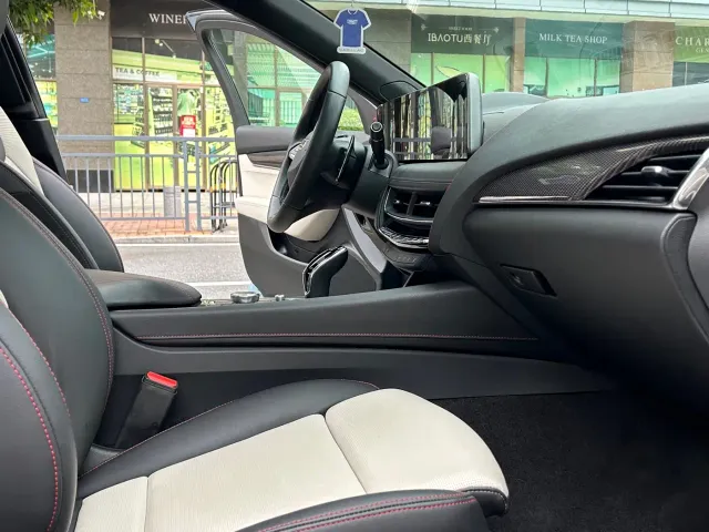 Cadillac CT5 — Фото автомобиля 11