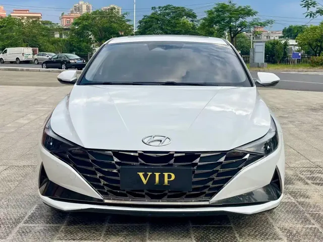 Hyundai Elantra — Фото автомобиля 2