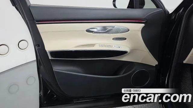 Genesis GV70 — Фото автомобиля 13