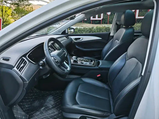 Roewe i6 MAX EV — Фото автомобиля 10