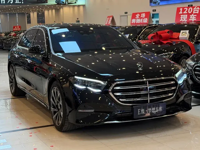 Mercedes-Benz E-Class — Фото автомобиля 2