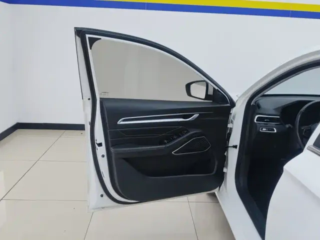 Geely Emgrand — Фото автомобиля 7