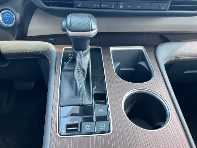 Toyota Granvia — Фото автомобиля 8