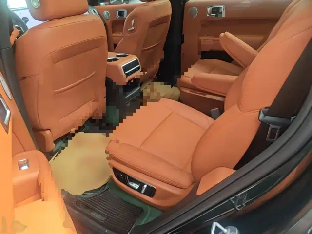 Li Auto L8 — Фото автомобиля 16