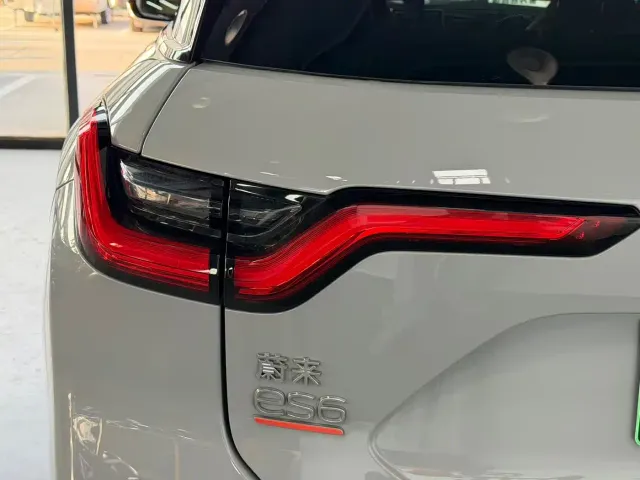 Nio ES6 — Фото автомобиля 18