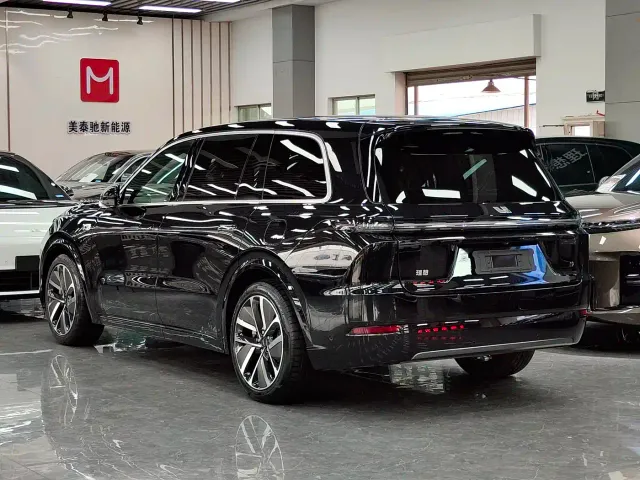 Li Auto L9 — Фото автомобиля 14