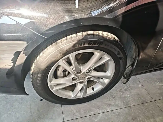 Buick Regal — Фото автомобиля 22