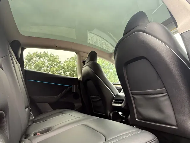 Tesla Model Y — Фото автомобиля 14