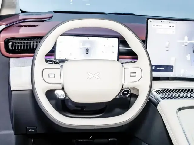 Xpeng X9 — Фото автомобиля 26