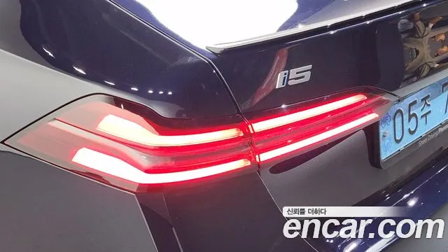 BMW i5 G60 — Фото автомобиля 8