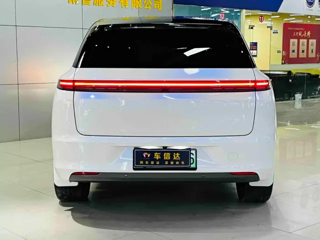 Li Auto L7 — Фото автомобиля 3