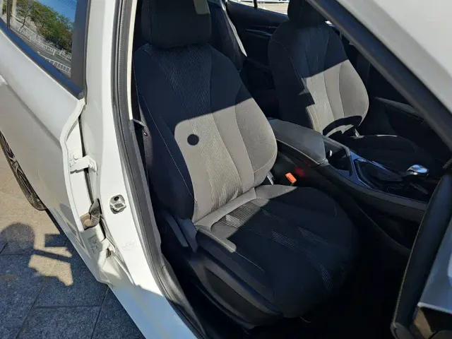 Roewe i5 — Фото автомобиля 6