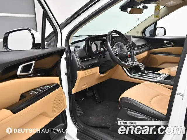 Kia Carnival Generation 4 — Фото автомобиля 11