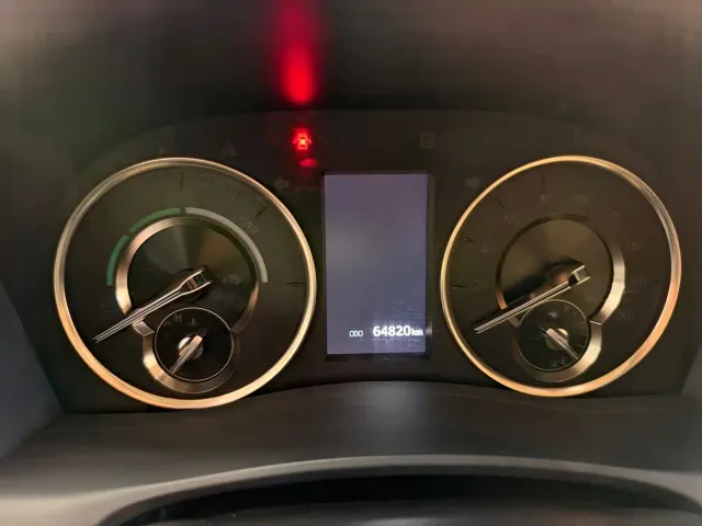 Toyota Alphard — Фото автомобиля 9