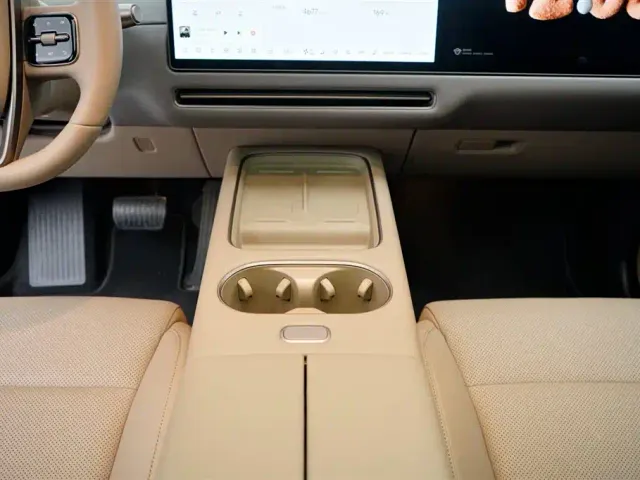 Li Auto Li Auto i6 2025 2WD Base Model — Фото автомобиля 21