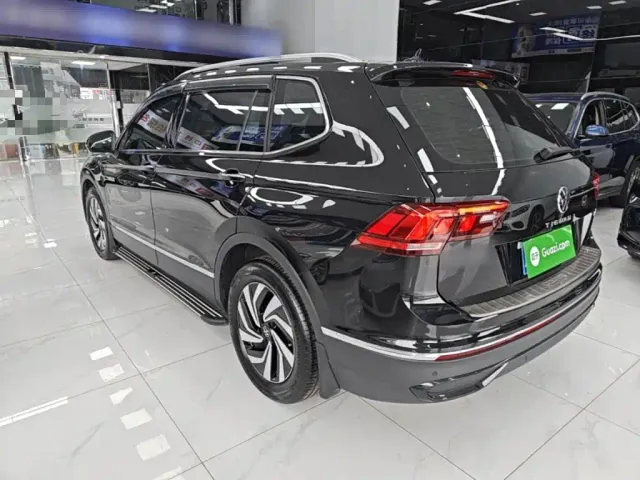 Volkswagen Tiguan L — Фото автомобиля 4