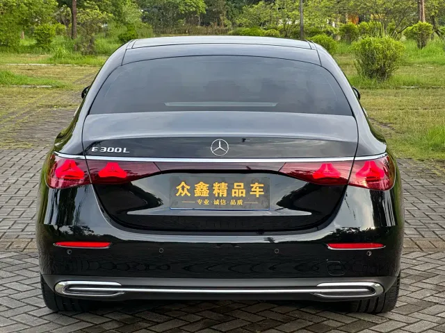 Mercedes-Benz E-Class — Фото автомобиля 13