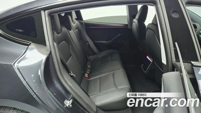 Tesla Model 3 — Фото автомобиля 17
