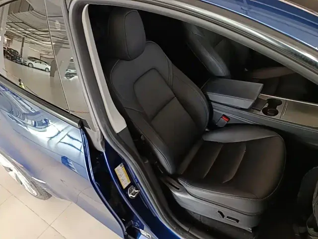 Tesla Model Y — Фото автомобиля 24