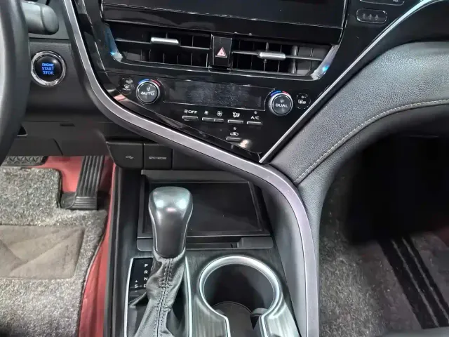 Toyota Camry — Фото автомобиля 12