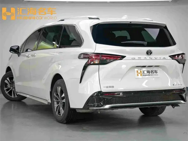 Toyota Granvia — Фото автомобиля 4