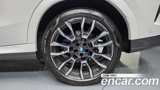 BMW X6 xDrive40i M Sport — Фото автомобиля 18
