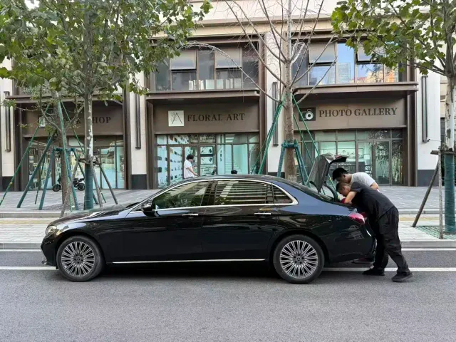Mercedes-Benz E-Class — Фото автомобиля 2