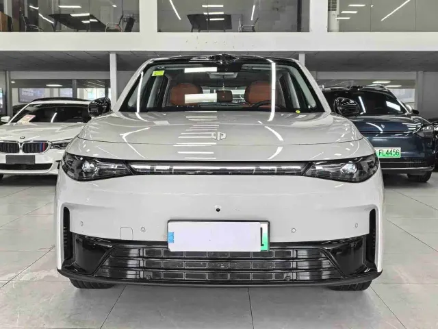 Leapmotor C10 — Фото автомобиля 2