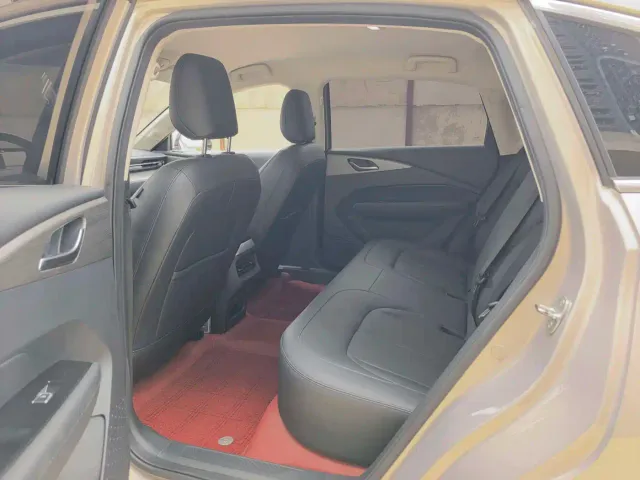 Wuling Starlight — Фото автомобиля 8