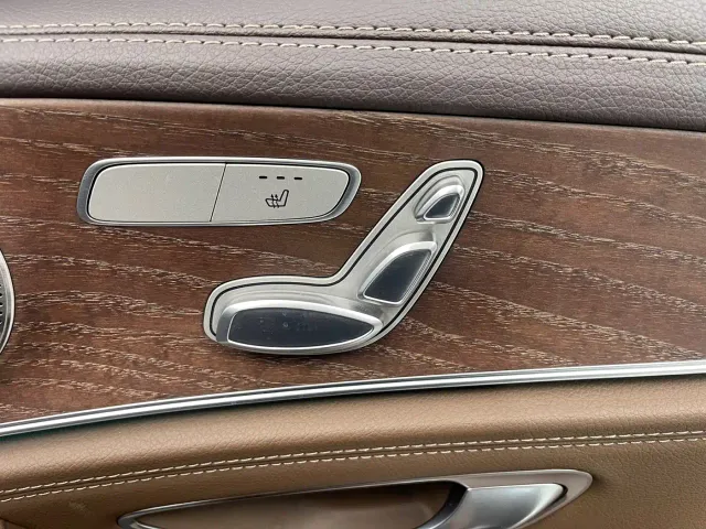 Mercedes-Benz E-Class — Фото автомобиля 14