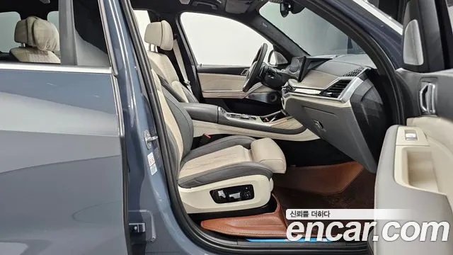 BMW X7 — Фото автомобиля 24