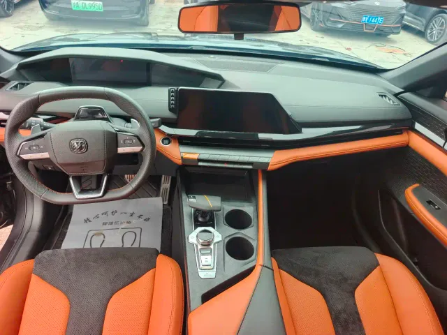 Changan Changan UNI-V 2023 1.5T Premium Edition — Фото автомобиля 11