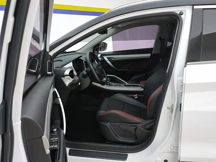 Geely Binyue 2021 1.4T DCT Diamond Edition — Фото автомобиля 9