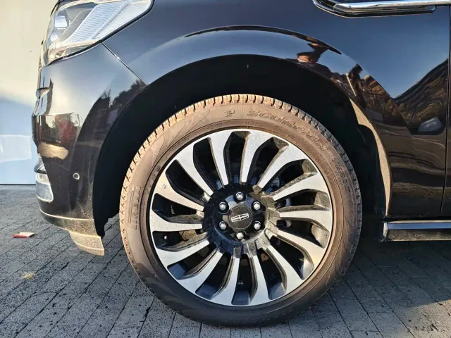 Lincoln Navigator — Фото автомобиля 8