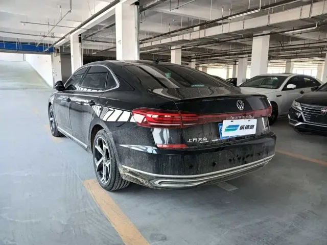 Volkswagen Passat — Фото автомобиля 4