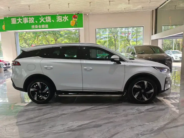 BYD Tang — Фото автомобиля 4