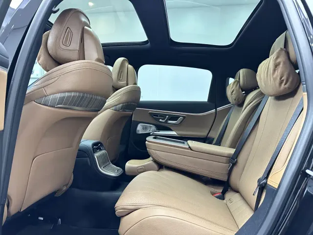 Mercedes-Benz E-Class — Фото автомобиля 11